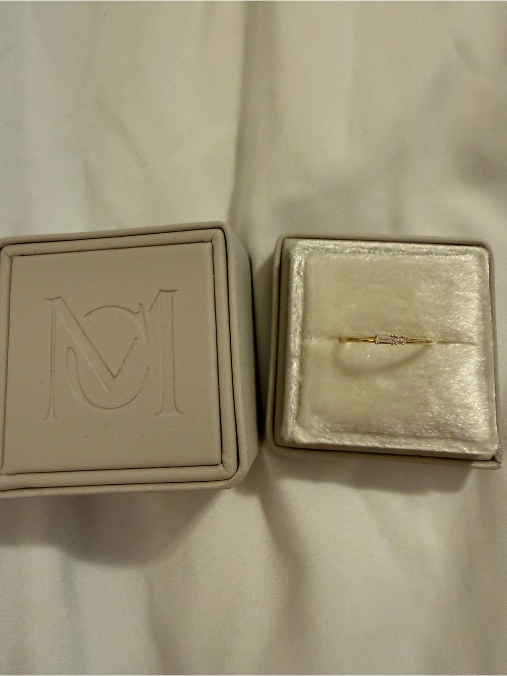 New Melanie Casey Mose Code Ring D Yellow Gold Size 4 - Picture 2 of 4